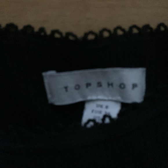 Simple black crop top - Picture 3 of 3